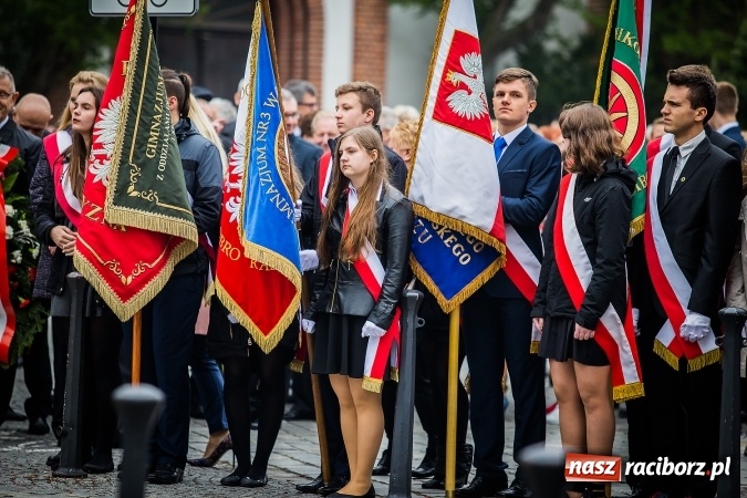 Zdjęcie w galerii na portalu naszraciborz.pl: Witaj maj, piękny maj, U Polaków błogi raj... wiadomości z regionu