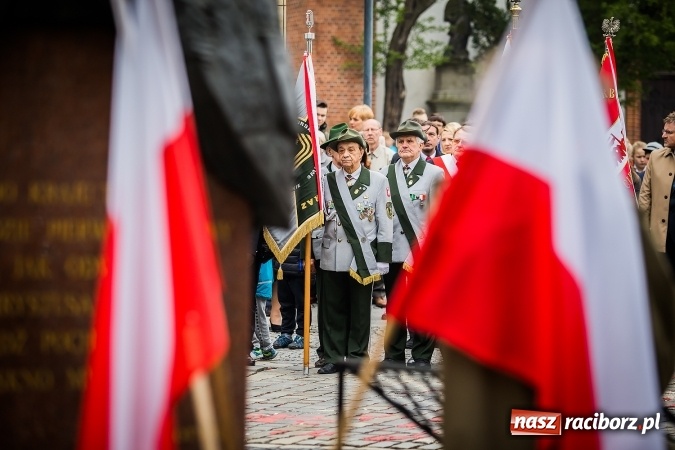 Zdjęcie w galerii na portalu naszraciborz.pl: Witaj maj, piękny maj, U Polaków błogi raj... wiadomości z regionu