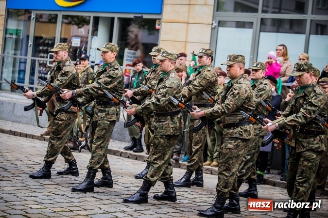 Zdjęcie w galerii na portalu naszraciborz.pl: Witaj maj, piękny maj, U Polaków błogi raj... wiadomości z regionu