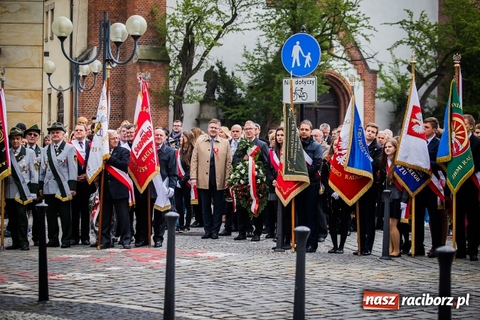 Zdjęcie w galerii na portalu naszraciborz.pl: Witaj maj, piękny maj, U Polaków błogi raj... wiadomości z regionu