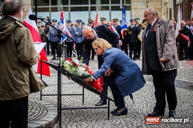 Zdjęcie w galerii na portalu naszraciborz.pl: Witaj maj, piękny maj, U Polaków błogi raj... wiadomości z regionu