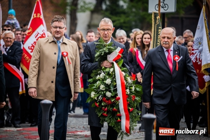 Zdjęcie w galerii na portalu naszraciborz.pl: Witaj maj, piękny maj, U Polaków błogi raj... wiadomości z regionu