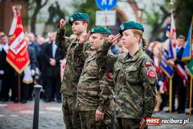 Zdjęcie w galerii na portalu naszraciborz.pl: Witaj maj, piękny maj, U Polaków błogi raj... wiadomości z regionu