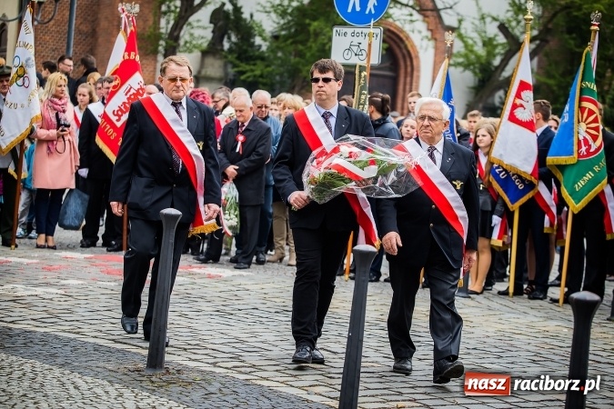 Zdjęcie w galerii na portalu naszraciborz.pl: Witaj maj, piękny maj, U Polaków błogi raj... wiadomości z regionu