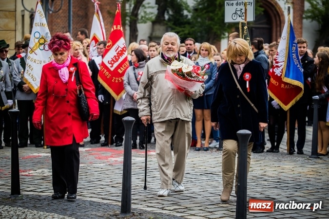 Zdjęcie w galerii na portalu naszraciborz.pl: Witaj maj, piękny maj, U Polaków błogi raj... wiadomości z regionu