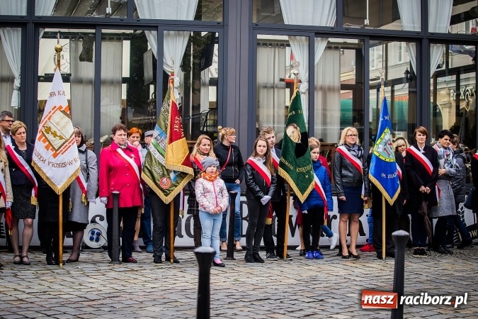 Zdjęcie w galerii na portalu naszraciborz.pl: Witaj maj, piękny maj, U Polaków błogi raj... wiadomości z regionu