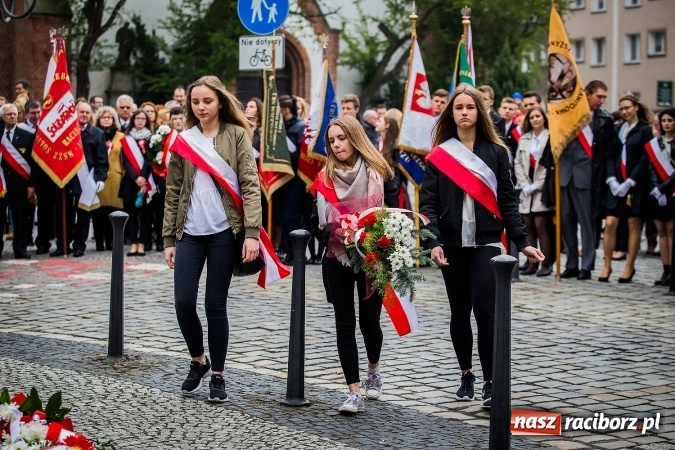 Zdjęcie w galerii na portalu naszraciborz.pl: Witaj maj, piękny maj, U Polaków błogi raj... wiadomości z regionu
