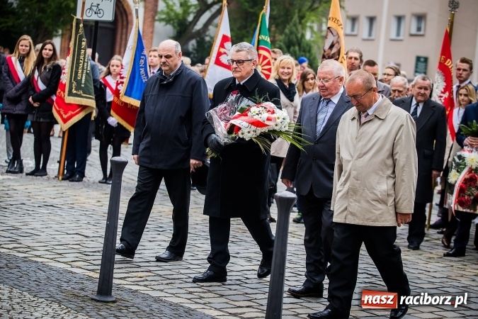 Zdjęcie w galerii na portalu naszraciborz.pl: Witaj maj, piękny maj, U Polaków błogi raj... wiadomości z regionu