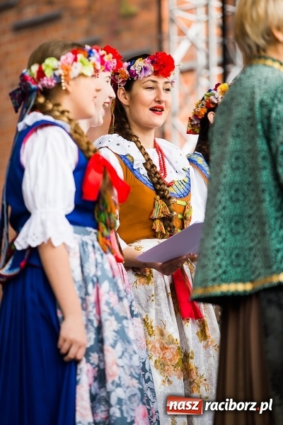 Zdjęcie w galerii na portalu naszraciborz.pl: Piknik z ułanami na zamkowym dziedzińcu  wiadomości z regionu