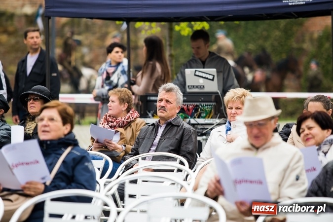 Zdjęcie w galerii na portalu naszraciborz.pl: Piknik z ułanami na zamkowym dziedzińcu  wiadomości z regionu