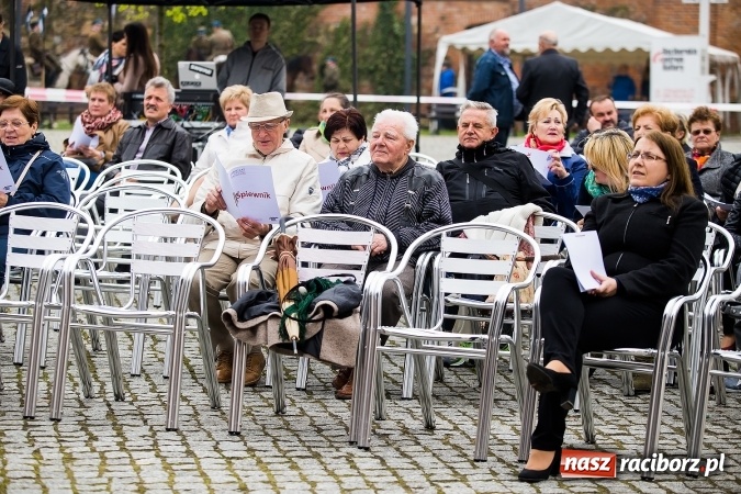 Zdjęcie w galerii na portalu naszraciborz.pl: Piknik z ułanami na zamkowym dziedzińcu  wiadomości z regionu