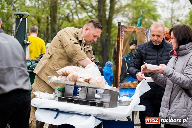 Zdjęcie w galerii na portalu naszraciborz.pl: Piknik z ułanami na zamkowym dziedzińcu  wiadomości z regionu