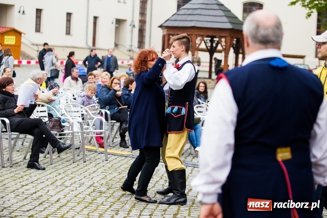 Zdjęcie w galerii na portalu naszraciborz.pl: Piknik z ułanami na zamkowym dziedzińcu  wiadomości z regionu