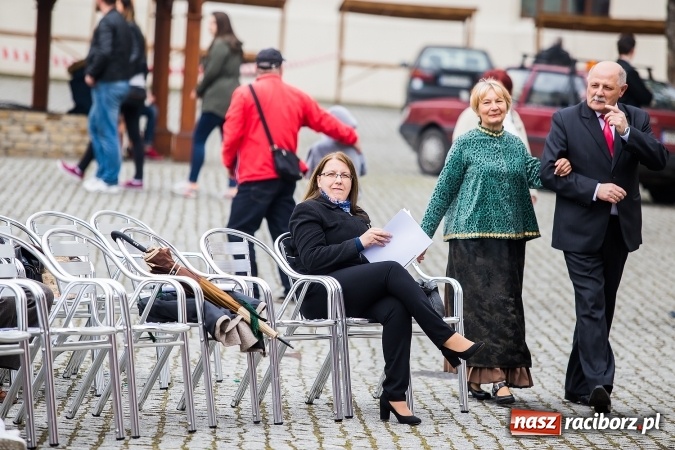 Zdjęcie w galerii na portalu naszraciborz.pl: Piknik z ułanami na zamkowym dziedzińcu  wiadomości z regionu