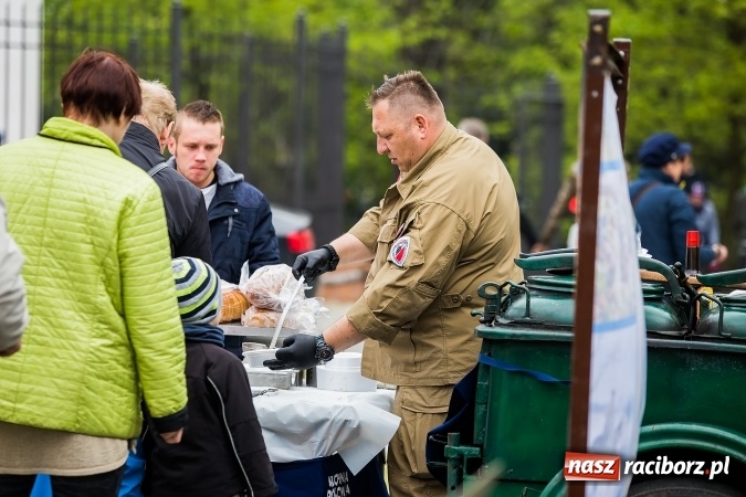 Zdjęcie w galerii na portalu naszraciborz.pl: Piknik z ułanami na zamkowym dziedzińcu  wiadomości z regionu