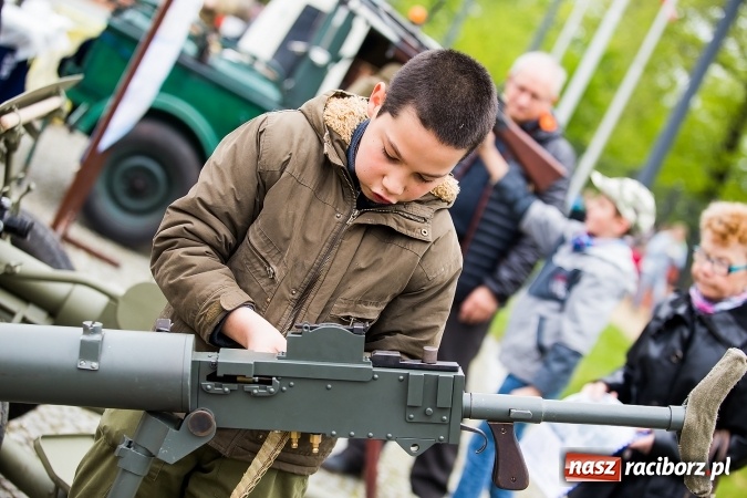 Zdjęcie w galerii na portalu naszraciborz.pl: Piknik z ułanami na zamkowym dziedzińcu  wiadomości z regionu