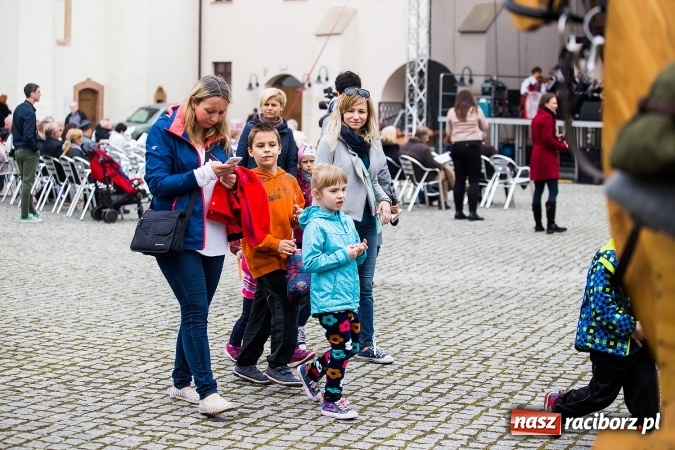 Zdjęcie w galerii na portalu naszraciborz.pl: Piknik z ułanami na zamkowym dziedzińcu  wiadomości z regionu
