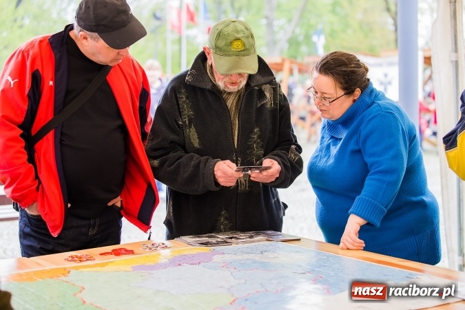 Zdjęcie w galerii na portalu naszraciborz.pl: Piknik z ułanami na zamkowym dziedzińcu  wiadomości z regionu