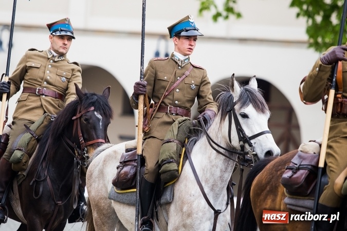 Zdjęcie w galerii na portalu naszraciborz.pl: Piknik z ułanami na zamkowym dziedzińcu  wiadomości z regionu