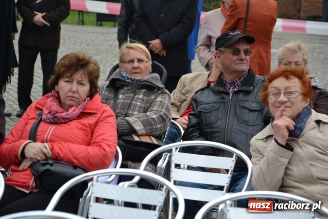 Zdjęcie w galerii na portalu naszraciborz.pl: Piknik z ułanami na zamkowym dziedzińcu  wiadomości z regionu