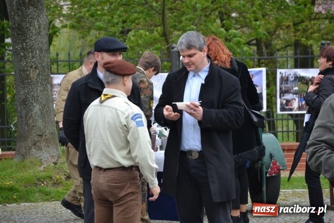Zdjęcie w galerii na portalu naszraciborz.pl: Piknik z ułanami na zamkowym dziedzińcu  wiadomości z regionu