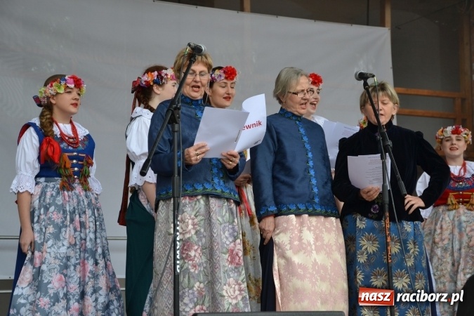 Zdjęcie w galerii na portalu naszraciborz.pl: Piknik z ułanami na zamkowym dziedzińcu  wiadomości z regionu