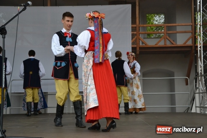 Zdjęcie w galerii na portalu naszraciborz.pl: Piknik z ułanami na zamkowym dziedzińcu  wiadomości z regionu
