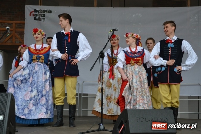 Zdjęcie w galerii na portalu naszraciborz.pl: Piknik z ułanami na zamkowym dziedzińcu  wiadomości z regionu