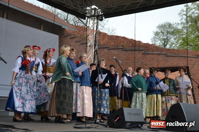 Zdjęcie w galerii na portalu naszraciborz.pl: Piknik z ułanami na zamkowym dziedzińcu  wiadomości z regionu