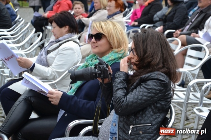 Zdjęcie w galerii na portalu naszraciborz.pl: Piknik z ułanami na zamkowym dziedzińcu  wiadomości z regionu