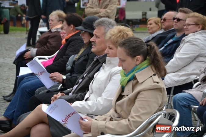 Zdjęcie w galerii na portalu naszraciborz.pl: Piknik z ułanami na zamkowym dziedzińcu  wiadomości z regionu