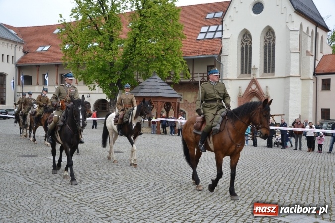 Zdjęcie w galerii na portalu naszraciborz.pl: Piknik z ułanami na zamkowym dziedzińcu  wiadomości z regionu