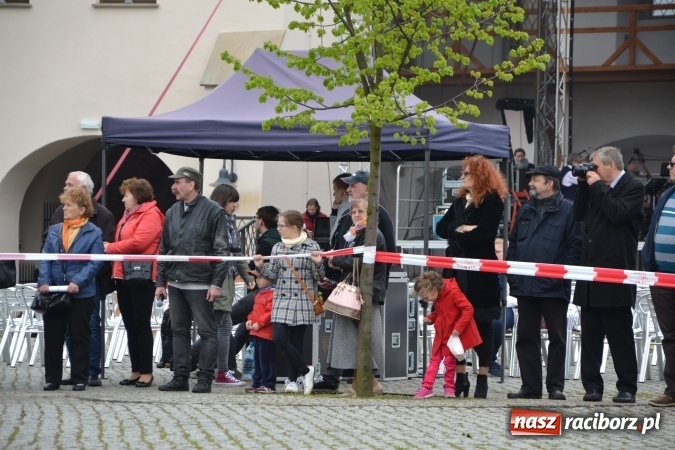 Zdjęcie w galerii na portalu naszraciborz.pl: Piknik z ułanami na zamkowym dziedzińcu  wiadomości z regionu
