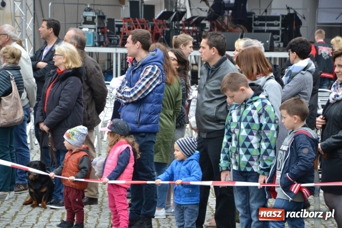 Zdjęcie w galerii na portalu naszraciborz.pl: Piknik z ułanami na zamkowym dziedzińcu  wiadomości z regionu
