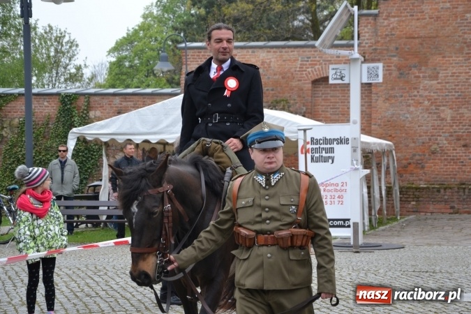 Zdjęcie w galerii na portalu naszraciborz.pl: Piknik z ułanami na zamkowym dziedzińcu  wiadomości z regionu
