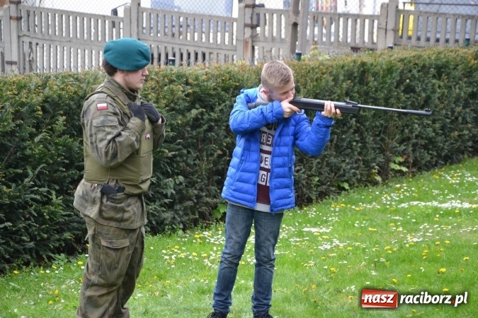 Zdjęcie w galerii na portalu naszraciborz.pl: Piknik z ułanami na zamkowym dziedzińcu  wiadomości z regionu