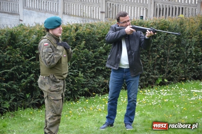 Zdjęcie w galerii na portalu naszraciborz.pl: Piknik z ułanami na zamkowym dziedzińcu  wiadomości z regionu