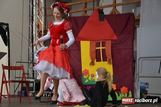 Zdjęcie w galerii na portalu naszraciborz.pl: Piknik z ułanami na zamkowym dziedzińcu  wiadomości z regionu