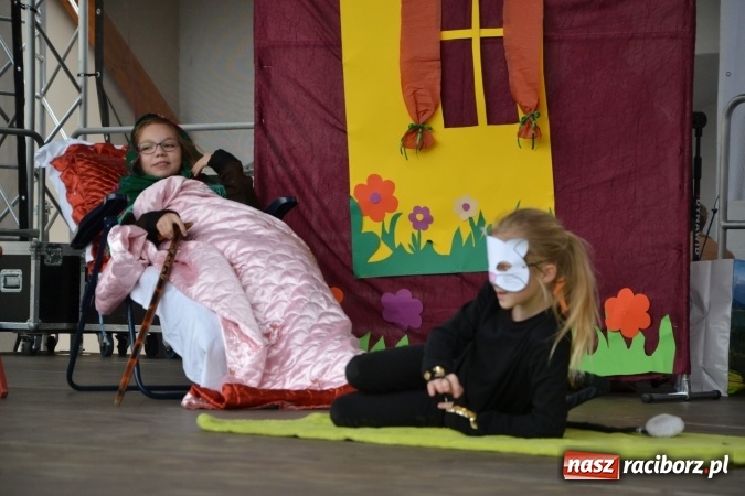 Zdjęcie w galerii na portalu naszraciborz.pl: Piknik z ułanami na zamkowym dziedzińcu  wiadomości z regionu