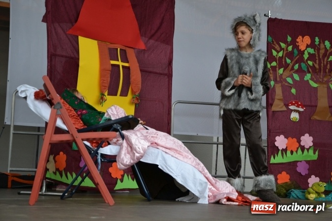 Zdjęcie w galerii na portalu naszraciborz.pl: Piknik z ułanami na zamkowym dziedzińcu  wiadomości z regionu