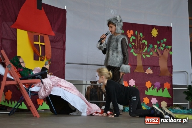 Zdjęcie w galerii na portalu naszraciborz.pl: Piknik z ułanami na zamkowym dziedzińcu  wiadomości z regionu