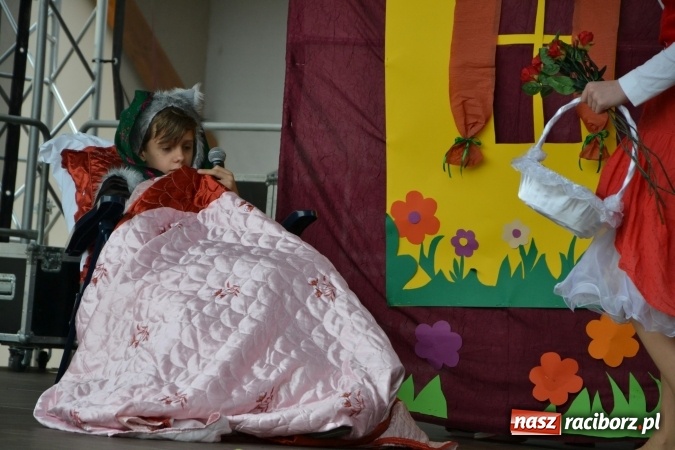 Zdjęcie w galerii na portalu naszraciborz.pl: Piknik z ułanami na zamkowym dziedzińcu  wiadomości z regionu