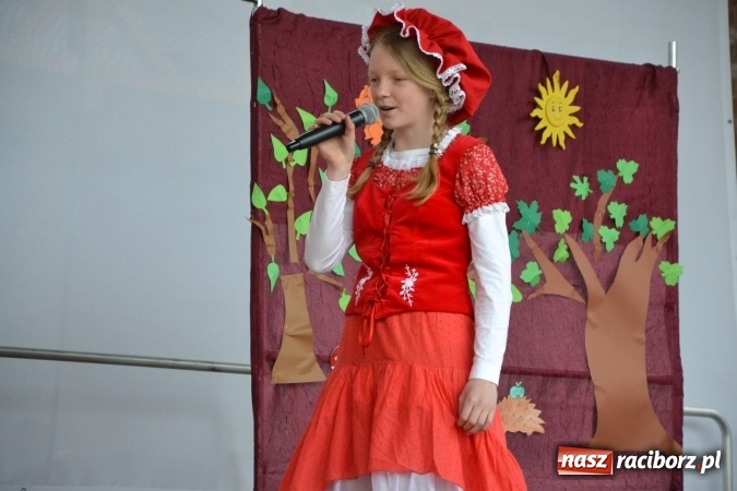 Zdjęcie w galerii na portalu naszraciborz.pl: Piknik z ułanami na zamkowym dziedzińcu  wiadomości z regionu