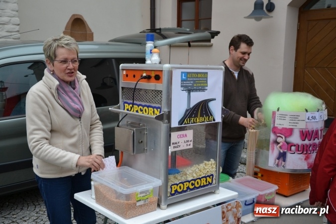 Zdjęcie w galerii na portalu naszraciborz.pl: Piknik z ułanami na zamkowym dziedzińcu  wiadomości z regionu