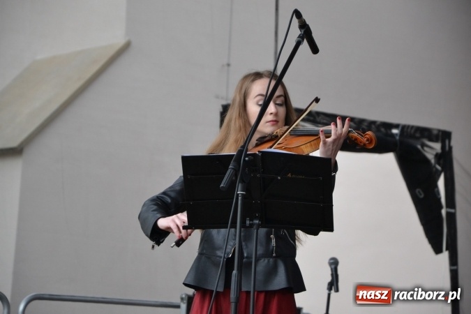 Zdjęcie w galerii na portalu naszraciborz.pl: Piknik z ułanami na zamkowym dziedzińcu  wiadomości z regionu