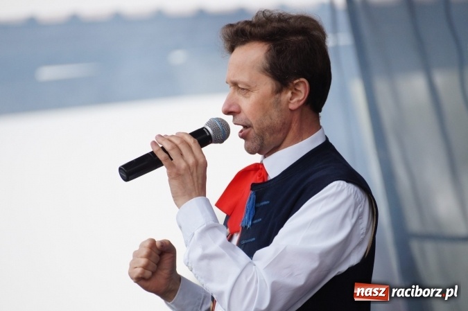 Zdjęcie w galerii na portalu naszraciborz.pl: Muzyką biesiadną rozpoczął się trzeci dzień majówki w Nędzy  wiadomości z regionu