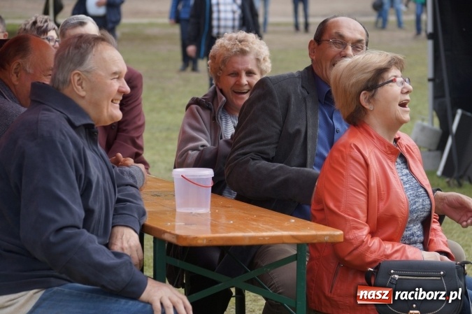 Zdjęcie w galerii na portalu naszraciborz.pl: Muzyką biesiadną rozpoczął się trzeci dzień majówki w Nędzy  wiadomości z regionu