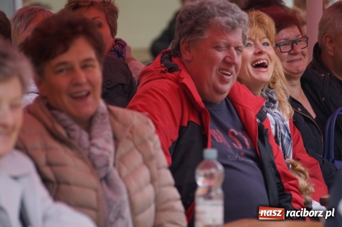 Zdjęcie w galerii na portalu naszraciborz.pl: Muzyką biesiadną rozpoczął się trzeci dzień majówki w Nędzy  wiadomości z regionu