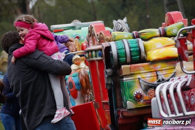 Zdjęcie w galerii na portalu naszraciborz.pl: Muzyką biesiadną rozpoczął się trzeci dzień majówki w Nędzy  wiadomości z regionu