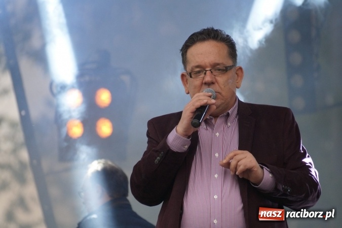 Zdjęcie w galerii na portalu naszraciborz.pl: Muzyką biesiadną rozpoczął się trzeci dzień majówki w Nędzy  wiadomości z regionu